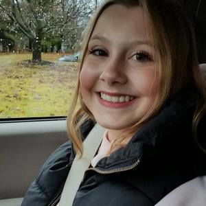 Meet your Posher, Holly